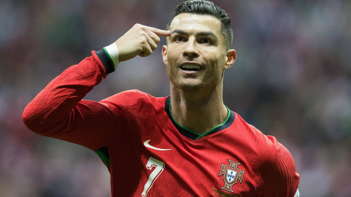 Cristiano Ronaldo soma 910 gols na carreira