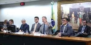 Lira propõe ampliar desconto do IR para baixa e média renda