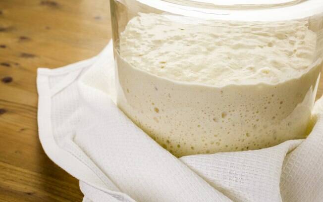 O levain é um fermento natural para pães que pode ser preparado em casa