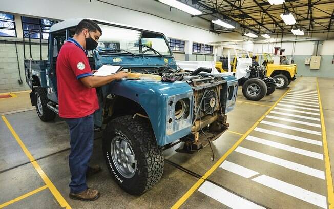 Jaguar Land Rover passa a restaurar modelos clássicos no Brasil