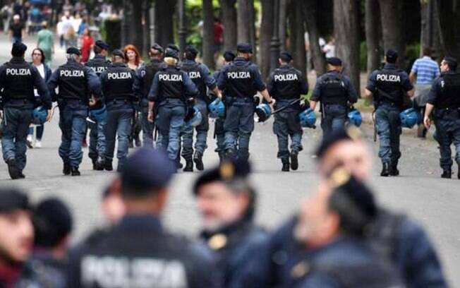 Polícia italiana teve muito trabalho com os torcedores do Liverpool, na capital Roma