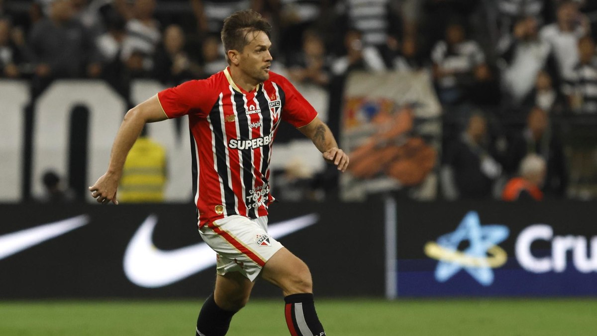 Lesão de Tolói aumenta lista no São Paulo: 67 desfalques no ano Lesão de Tolói aumenta lista no São Paulo: 67 desfalques no ano