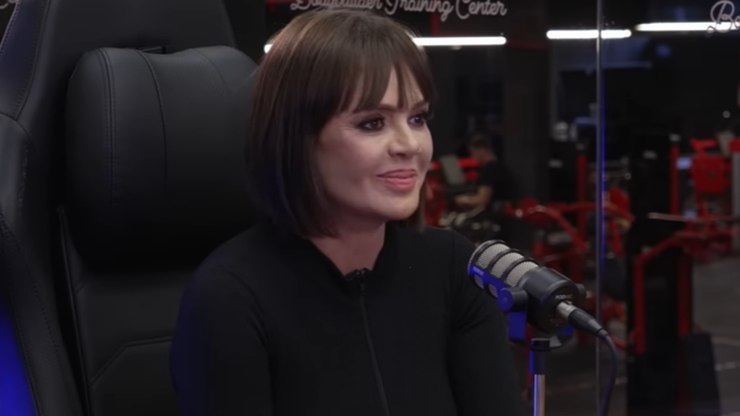 Valentina%20Francavilla%20causa%20ao%20expor%20cach%C3%AA%20de%20a%20Fazenda