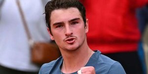 João Fonseca estreia com vitória sobre francês em Roland Garros
