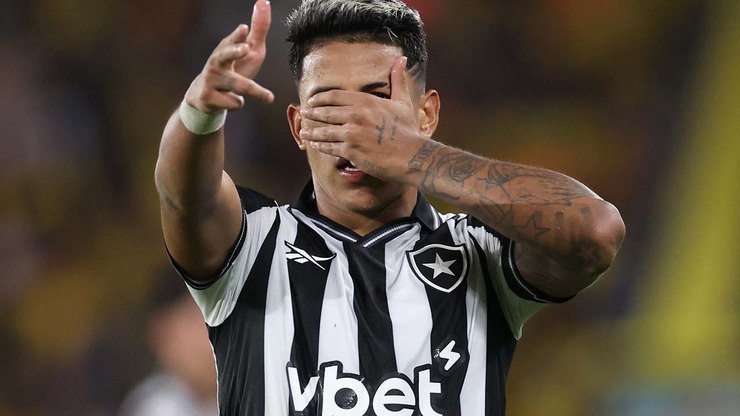 Martins%20%C3%A9%20reprovado%20em%20exames%20m%C3%A9dicos%20do%20D%C3%ADnamo%20Moscou