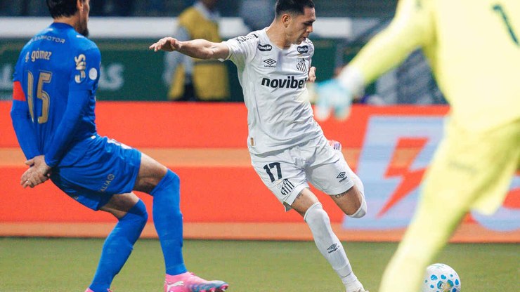 Santos tem muro do CT pichado após derrota para o Palmeiras