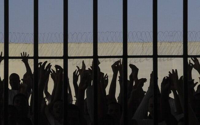 Dados do Conselho Nacional de Justiça (CNJ), os casos de covid-19 nas prisões aumentaram 800% desde o começo de maio