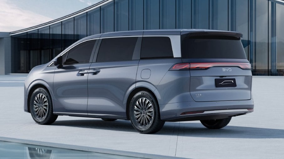 Minivan da BYD é lançada na China