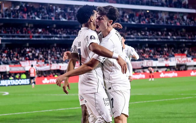 Timão empatou na Argentina com o Estudiantes e lutará pela vaga para a semifinal da Libertadores em casa. Mas antes enfrenta o Flamengo pelo Brasileiro. Usará time A?