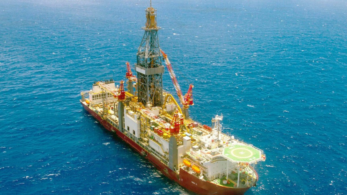 Navio-sonda que está perfurando o poço Pitu Oeste, na Bacia Potiguar Navio-sonda que está perfurando o poço Pitu Oeste, na Bacia Potiguar