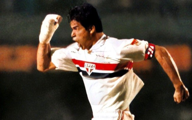 Raí comemora um dos muitos gols decisivos pelo São Paulo.