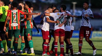 Fluminense vence o Sampaio Corrêa em estreia