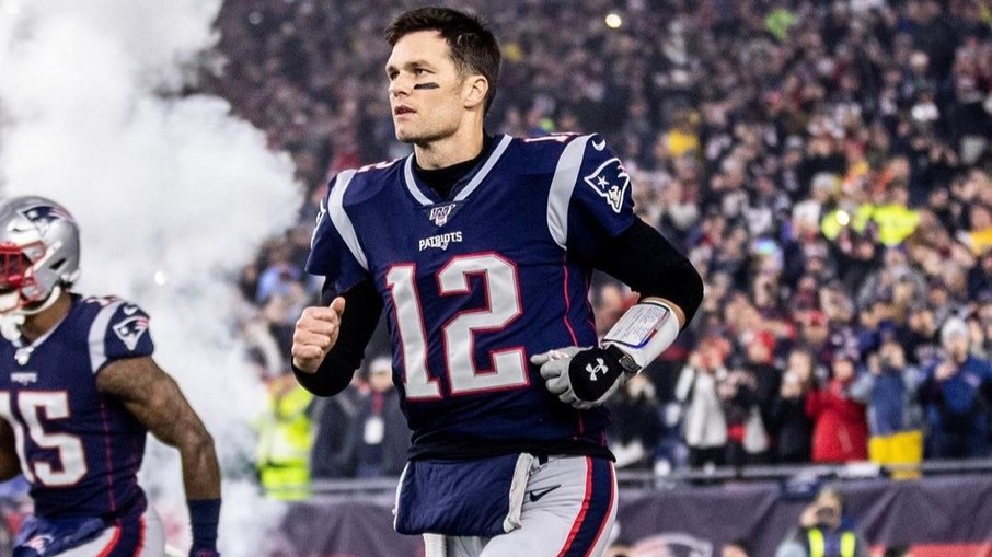 Lenda da NFL, Tom Brady não desmente possibilidade de retornar à liga