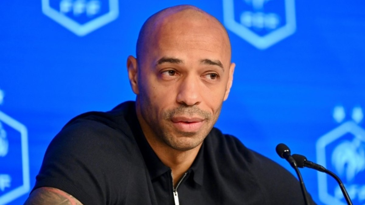 O técnico da seleção olímpica da França, Thierry Henry, durante entrevista coletiva nesta segunda-feira, em Paris