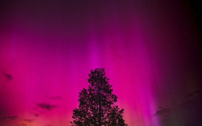 Por que as auroras da grande tempestade solar eram vermelhas?