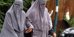 Itália proíbe trajes islâmicos nas escolas