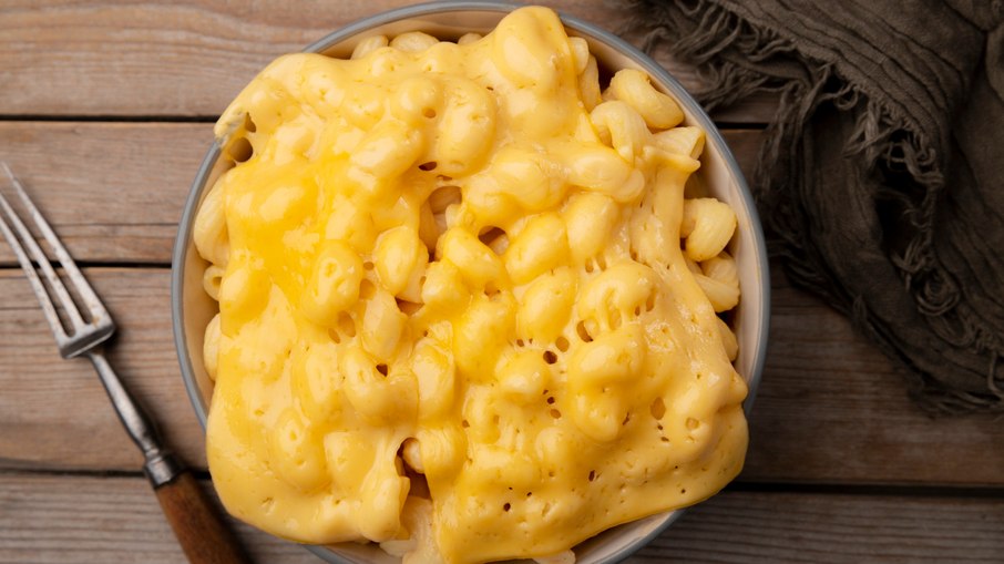 Aprenda a preparar o típico prato americano Mac and Cheese