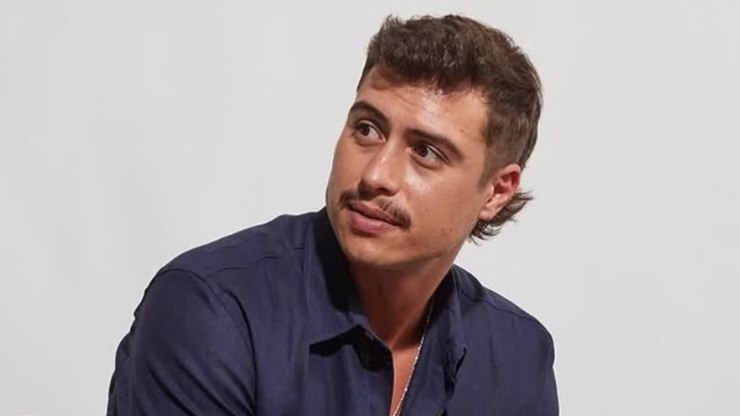 Francisco Vitti comenta carreira longe da TV: "Sigo estudando"