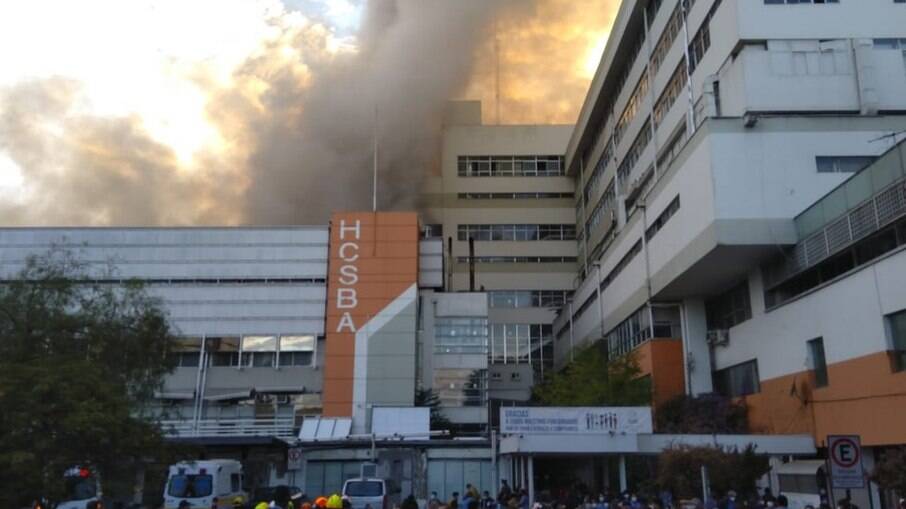 Incêndio no Hospital San Borja Arriarán