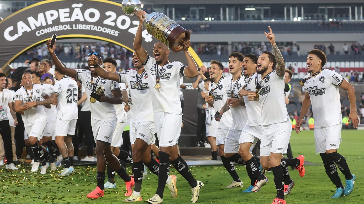Botafogo pode repatriar atacante campeão da Libertadores