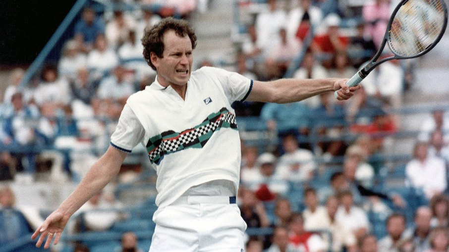 John McEnroe é o jogador que alcançou a marca de 200 vitórias no circuito profissional de forma mais rápida