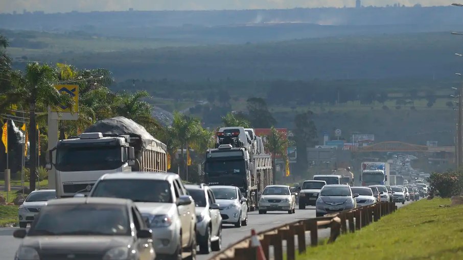 Trânsito em rodovia de SP Trânsito em rodovia de SP