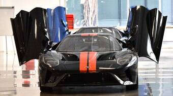 Novo Ford GT começa a ser produzido em série no Canadá. Veja fotos e vídeo