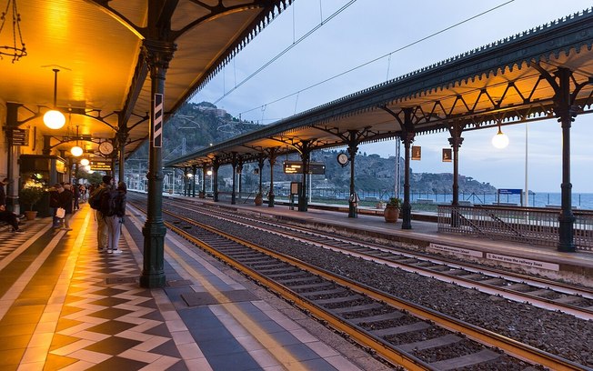 Estação de trem de Taormina é uma das mais bonitas da Itália