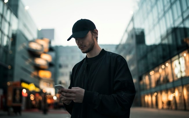 App de vídeos remove 3,5 mi de conteúdos no Brasil em 2025 App de vídeos remove 3,5 mi de conteúdos no Brasil em 2025