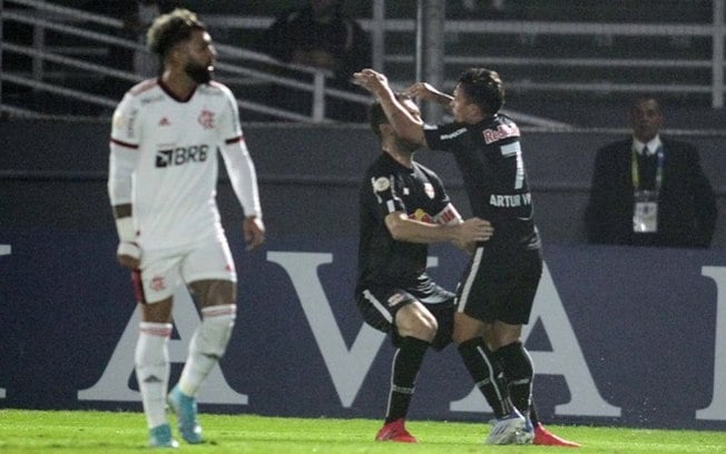 Flamengo joga mal outra vez, perde para o RB Bragantino e segue em crise no Brasileirão