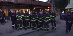 Suíços homenageiam socorristas de incêndio no Ano Novo