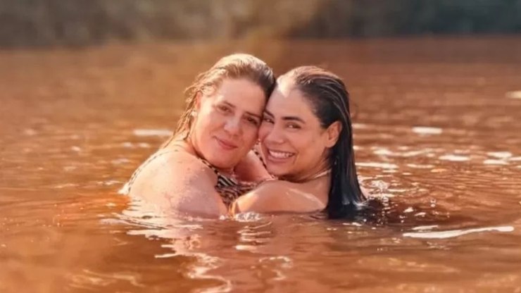 Tati Machado e Lexa viajam juntas ao Amazonas