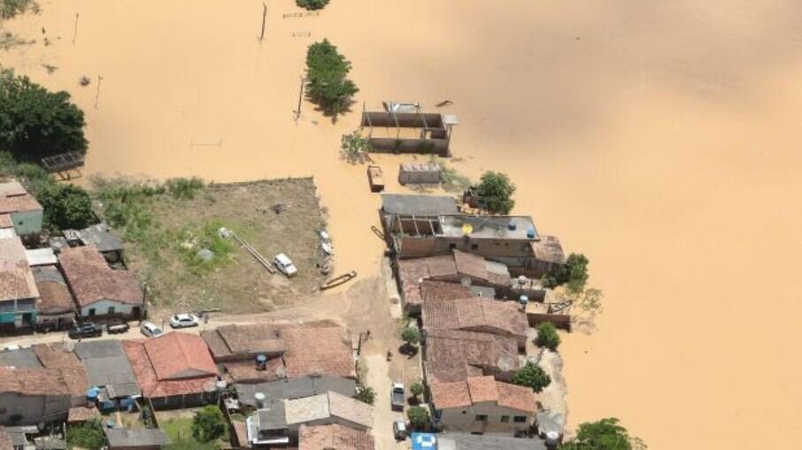 Chuva causa estrago na Bahia