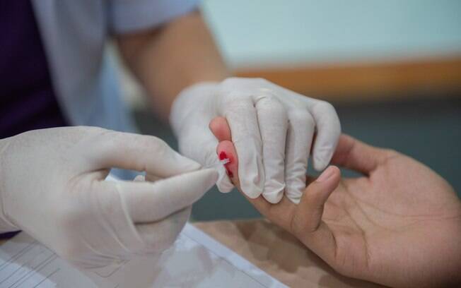 O teste de HIV já pode ser feito gratuitamente em unidades de saúde em todo o país