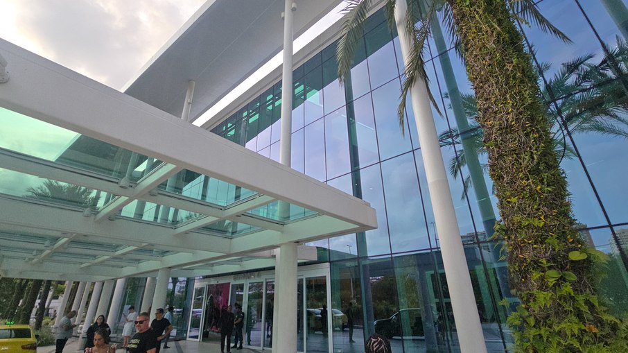 Shopping Village Mall, na Barra da Tijuca Shopping Village Mall, na Barra da Tijuca