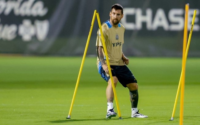 Lionel Messi em treino da seleção argentina