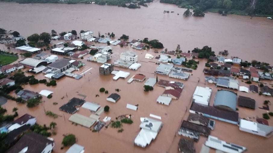 Rio Grande do Sul entra em estado de calamidade pública após chuvas causarem destruição e deixarem mortos