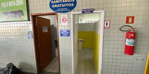 Taxa de banheiro: Por que algumas rodoviárias cobram pelo uso?