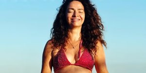 Claudia Ohana sobre envelhecer: “Não estou velha, estou viva”