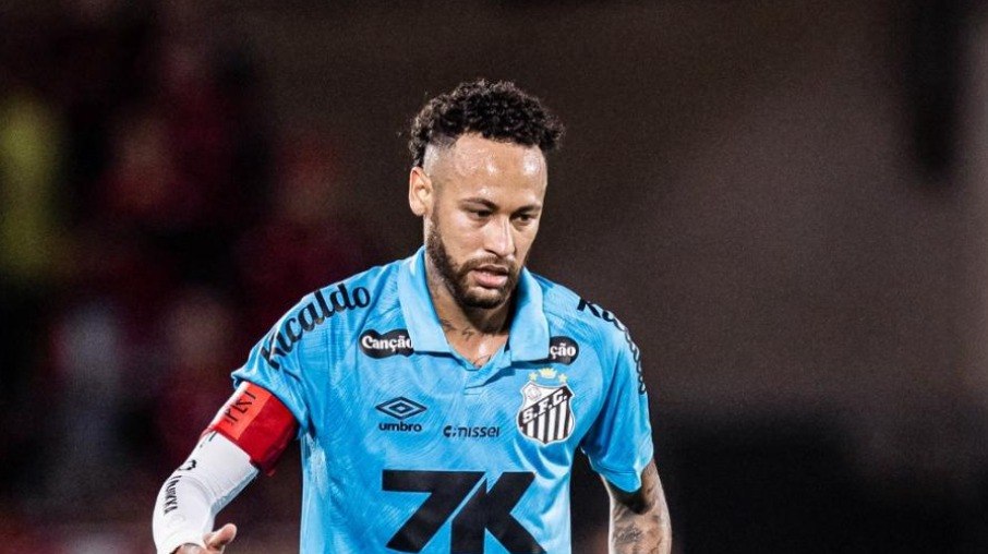 Neymar em ação na derrota do Santos para o Flamengo Neymar em ação na derrota do Santos para o Flamengo