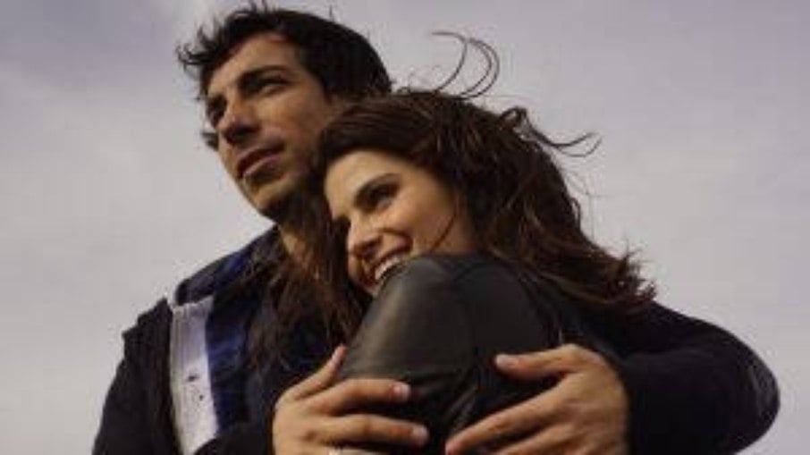 Di Ferrero e Isabeli protagonizam romance em clipe de novo single do cantor