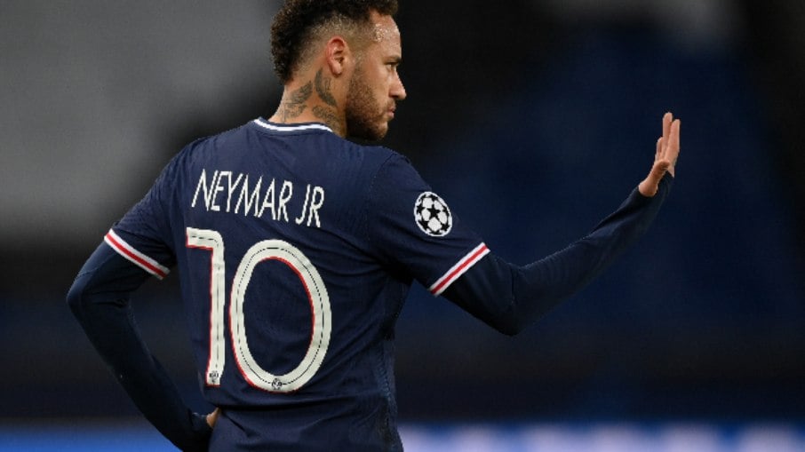 Neymar tem contrato com o PSG até 2027