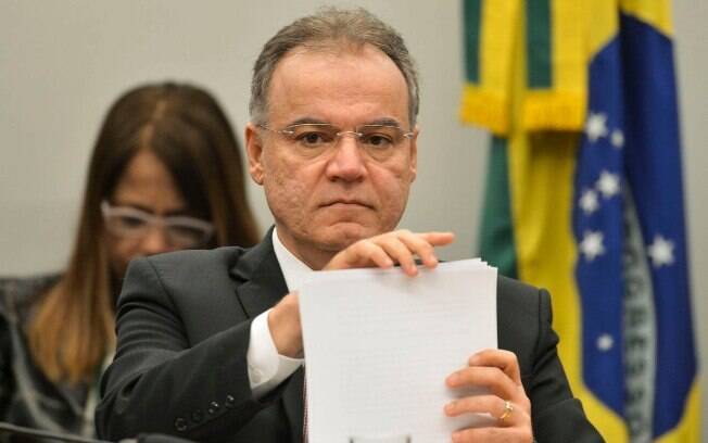 Samuel Moreira (PSDB) propôs uma transição mais suave para o servidor público que ingressou na carreira até 2003