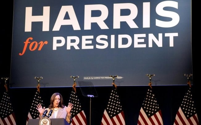 A vice-presidente dos EUA e candidata presidencial democrata, Kamala Harris, fala em um evento de arrecadação de fundos em Pittsfield, Massachusetts, em 27 de julho de 2024