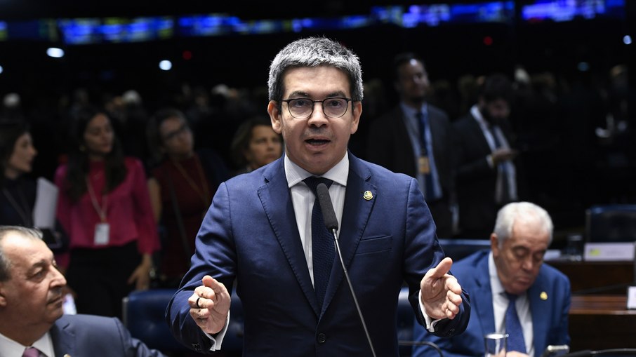 Senador Randolfe Rodrigues afirma que reforma terá segunda etapa em agosto
