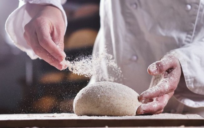 Como fazer pão de fermentação natural? Veja a receita completa