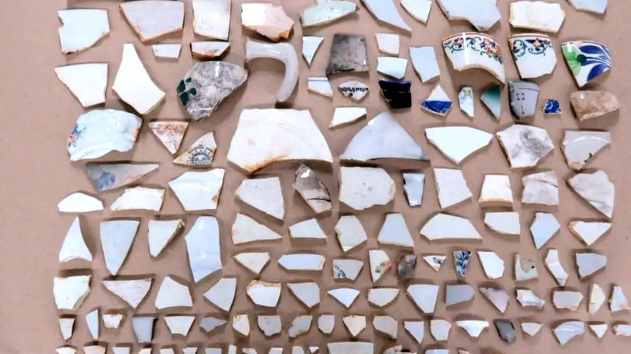 Fragmentos arquiológicos encontrados no sítio, localizado na Estação 14 Bis-Saracura, em 2023