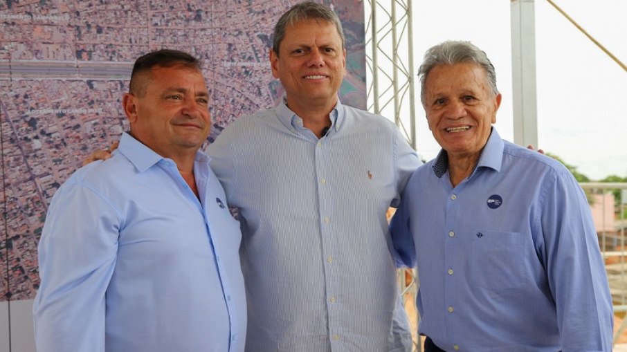 Márcio Melle, presidente da Câmara dos Vereadores de Vinhedo; Tarcísio de Freitas, governador de São Paulo; Dr. Dario Pacheco, prefeito de Vinhedo