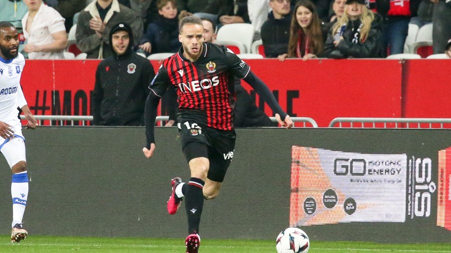 Santos tem interesse na contratação do argelino Billal Brahimi, ex-Nice