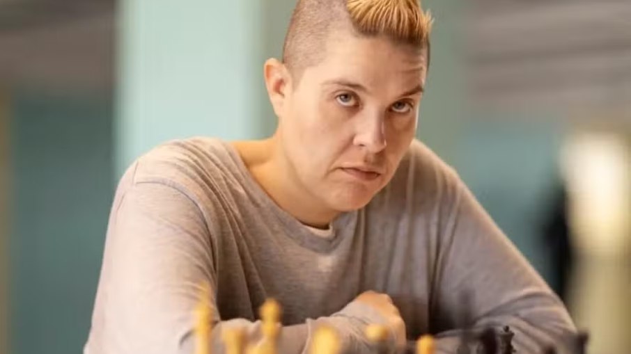 Letícia Rodrigues reage a críticas por Sandrão em Tremembé